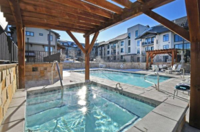 Blackstone Skier Bliss with Private Hot Tub! 3676 townhouse